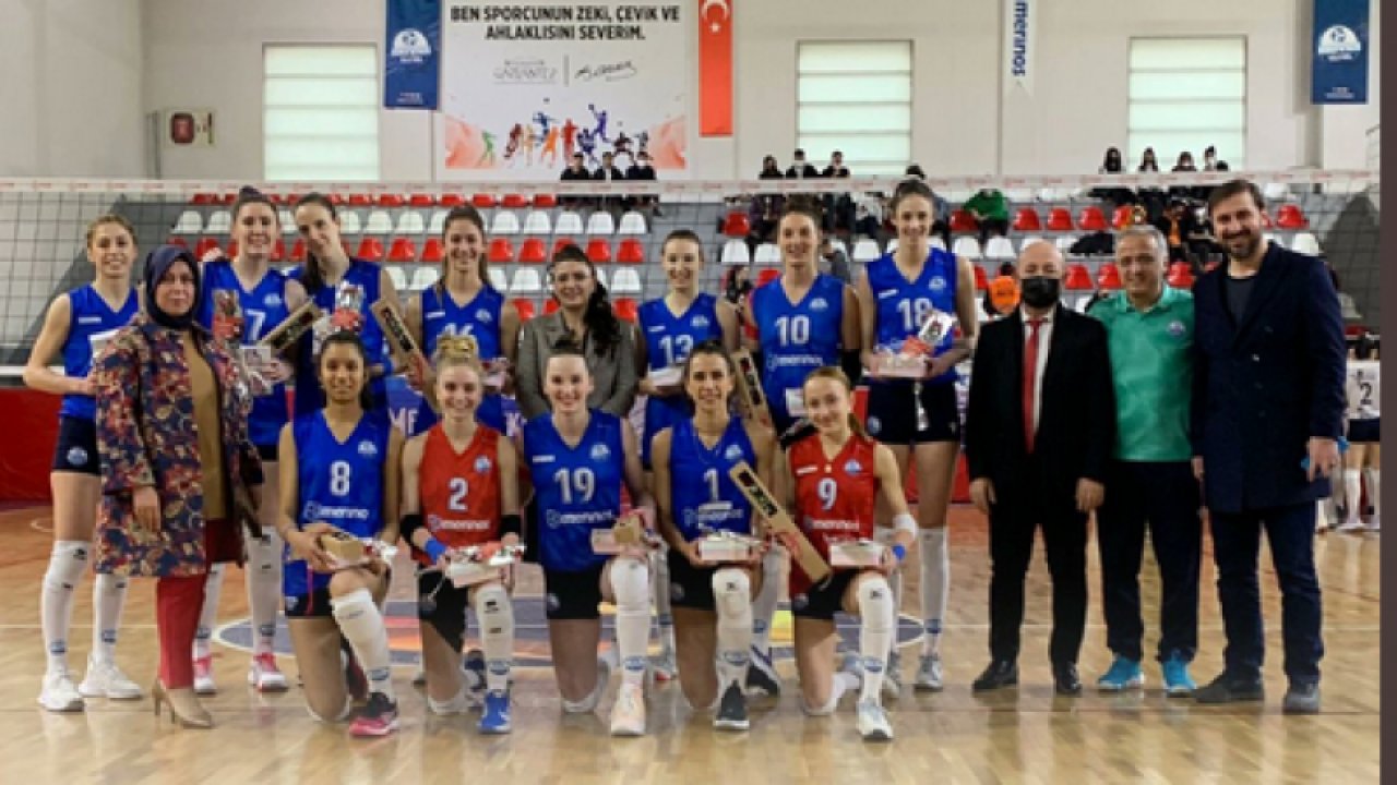 Merinos Voleybol rahat kazandı 3-0