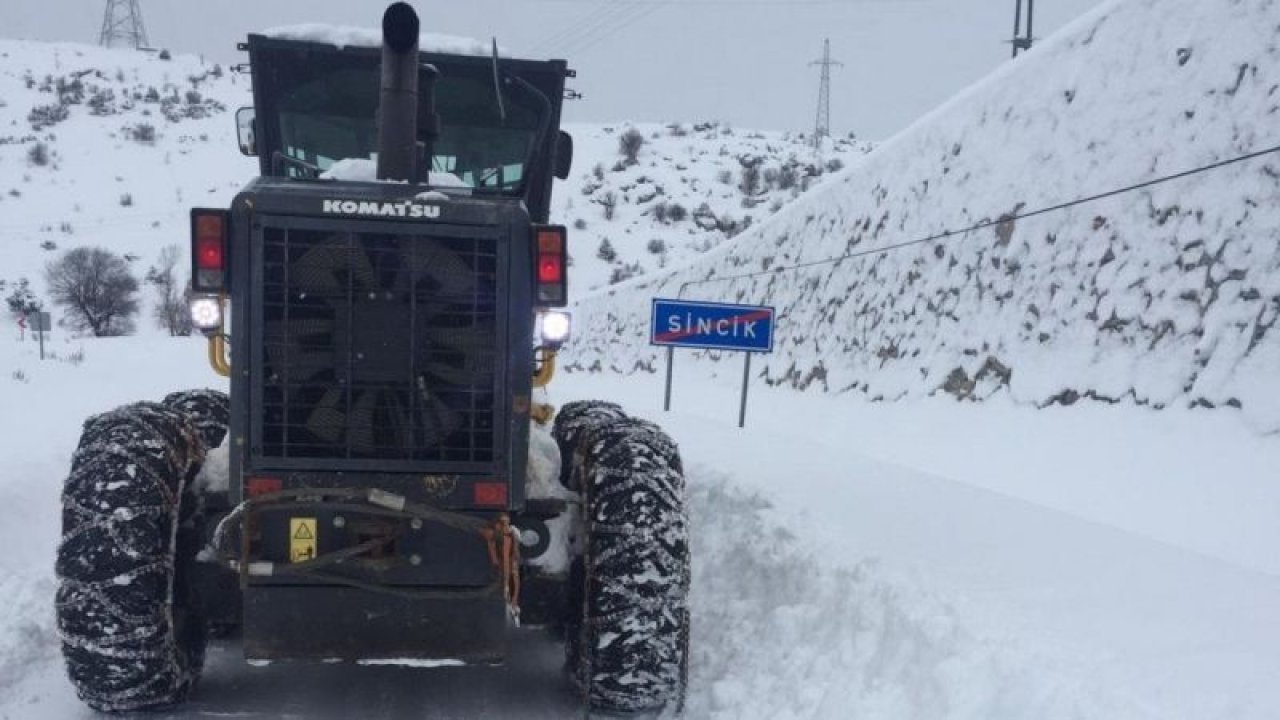 Gaziantep'e Komşu İl Adıyaman’da köy yollarına kar engeli!