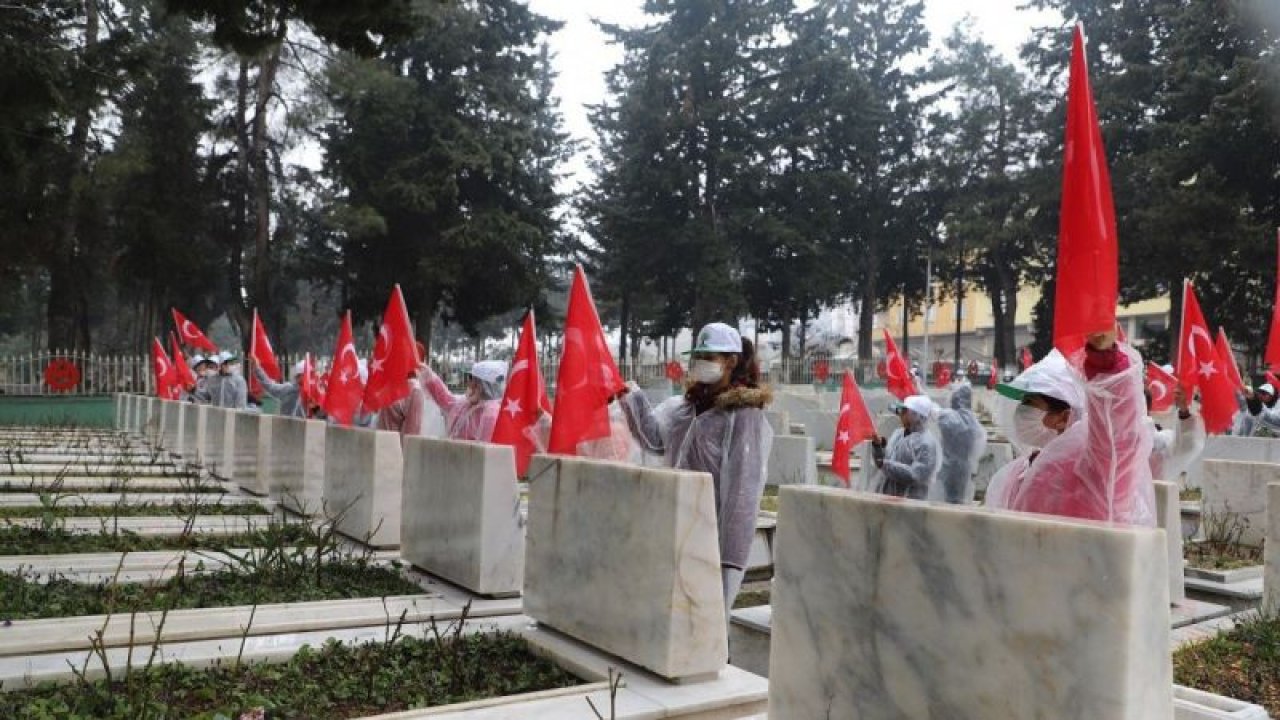 Şehitkamilli öğrencilerden şehitlik ziyareti