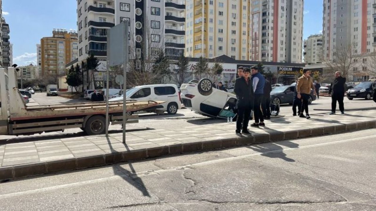 Gaziantep’te caddeyi yarış pistine çevirdiler! Ölümden döndüler! Lüks araç taklalar attı!