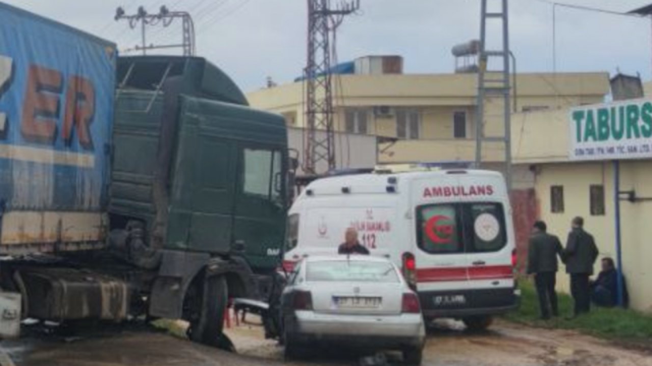 Son Dakika...Gaziantep'te şerit değiştiren tır otomobile çarptı: 1 yaralı