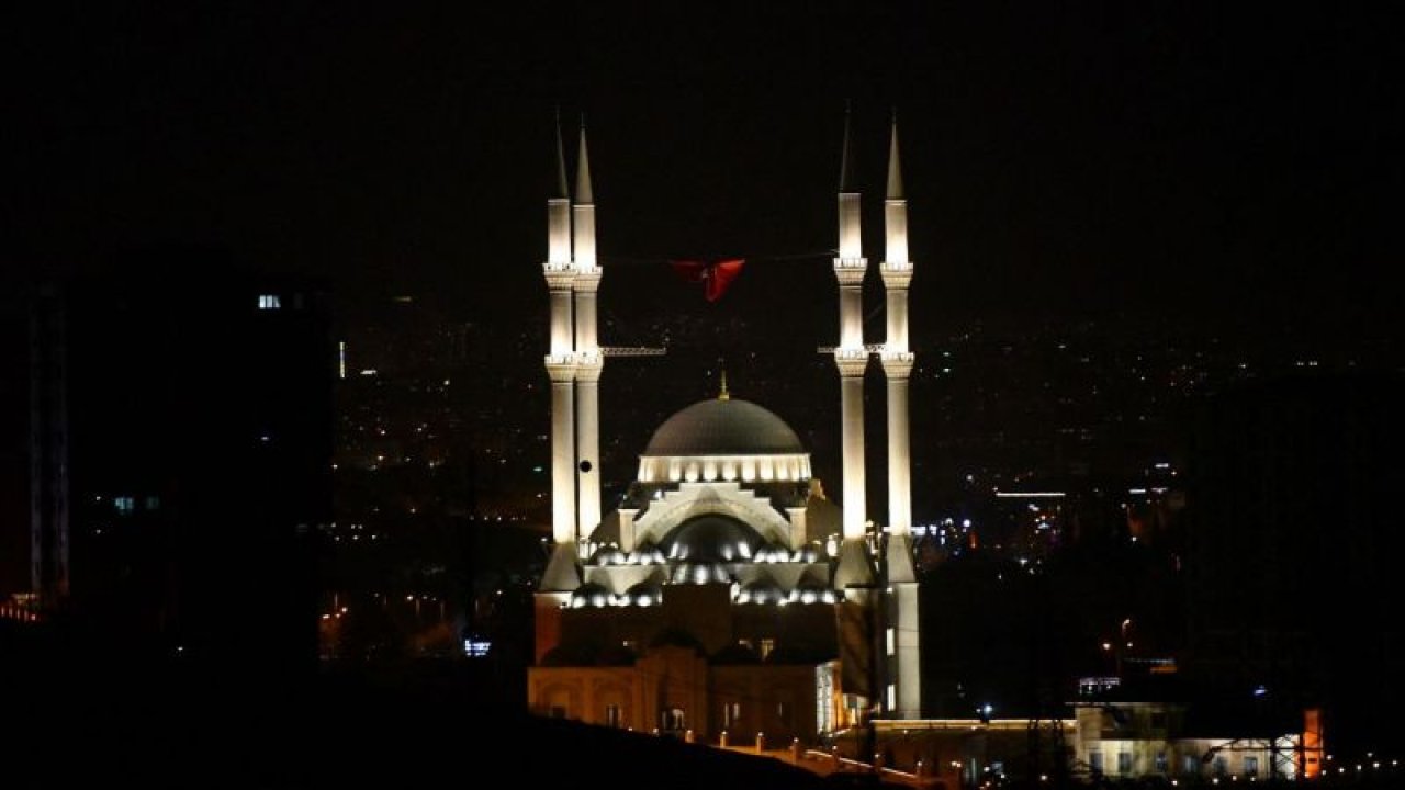 Gaziantep'te ilk teravih namazı kılındı