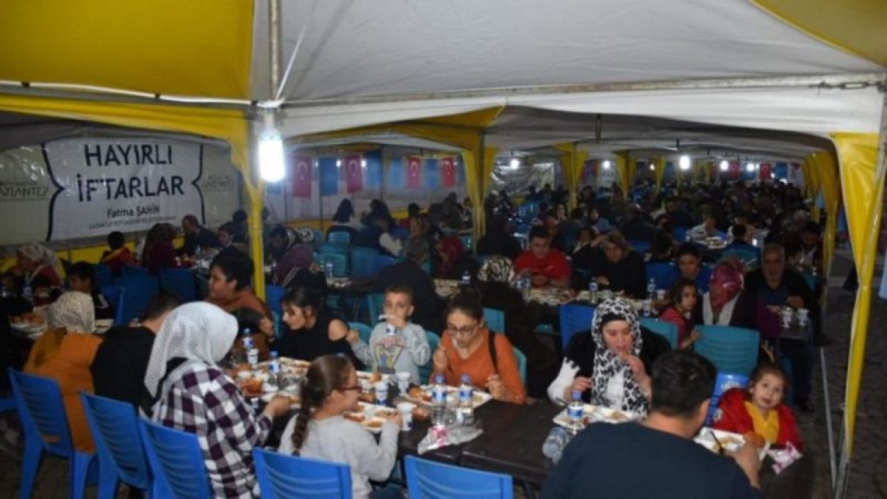 Gaziantep’te her gün bir mahallede iftarlık yemek dağıtılıyor