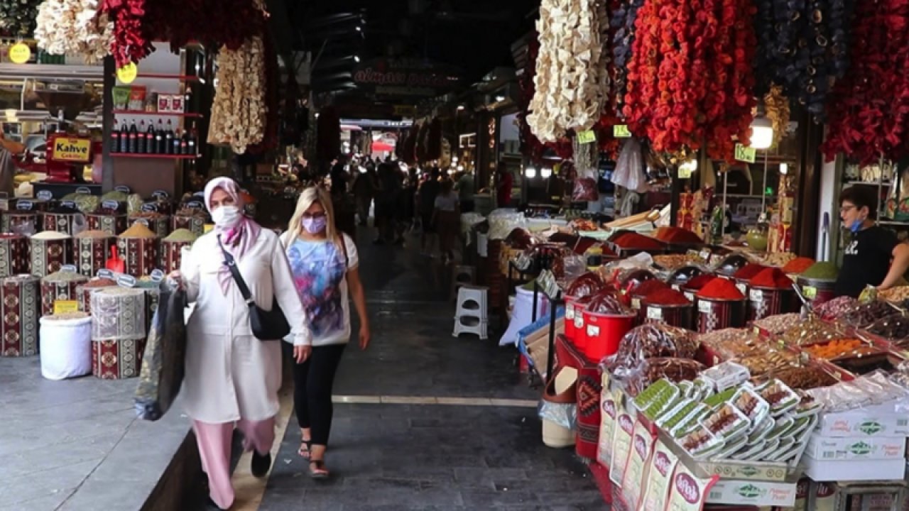 Gaziantep'te Esnaf Dört Gözle Ramazan Ayını Bekliyordu! Gaziantepli Esnafın Umutları Suya Düştü... Umut Fakirin Ekmeği Atasözünde Olduğu Gibi Bu Kezde Esnaf Umutla Ramazan Bayramını Bekliyor