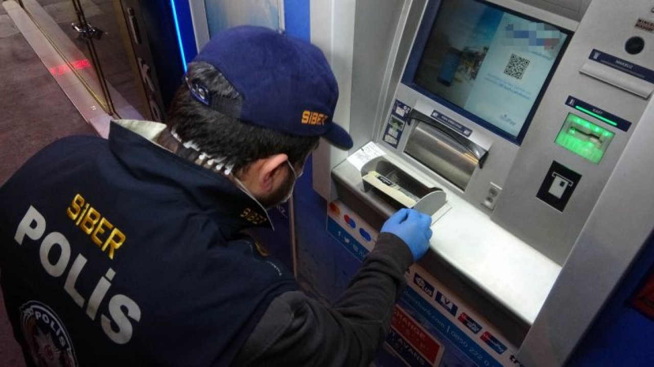 ATM'nin içinde gizli kameralı düzenek ele geçti