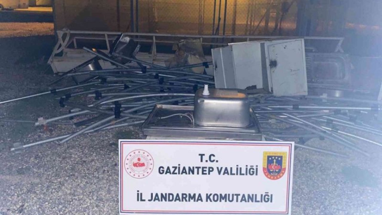 Gaziantep'te bu da oldu! AFAD kampındaki malzemeleri gizlice satan depo memuru tutuklandı