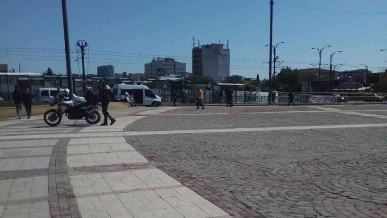 Gaziantep'te meydanda unutulan çanta bomba paniğine neden oldu