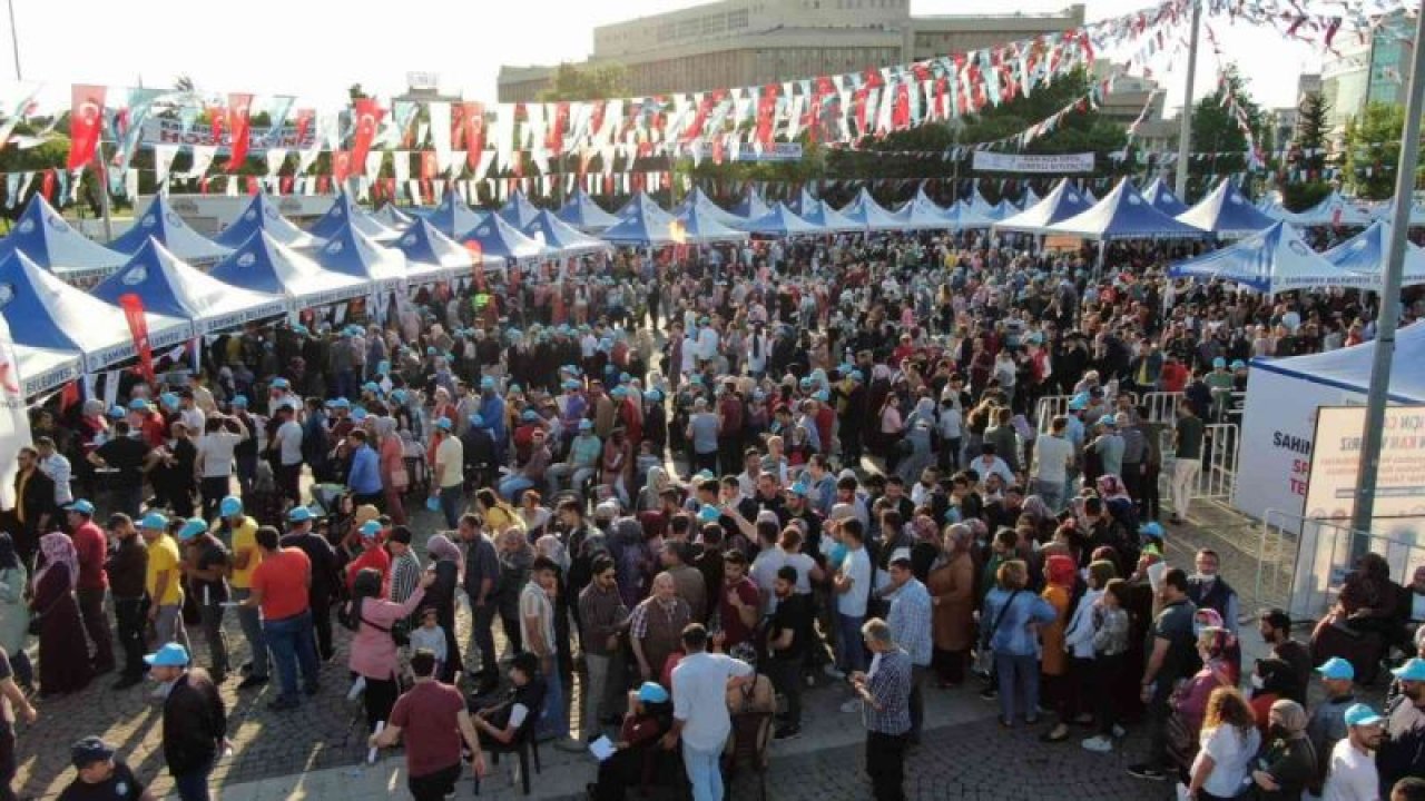 Şahinbey'den spor ayakkabı hediyeli festival gibi kan bağış kampanyası