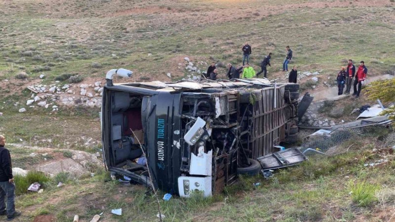 Niğde'den Acı Haber...Selçuk Üniversitesi öğrencilerini taşıyan otobüs devrildi: 3 ölü, 41 yaralı