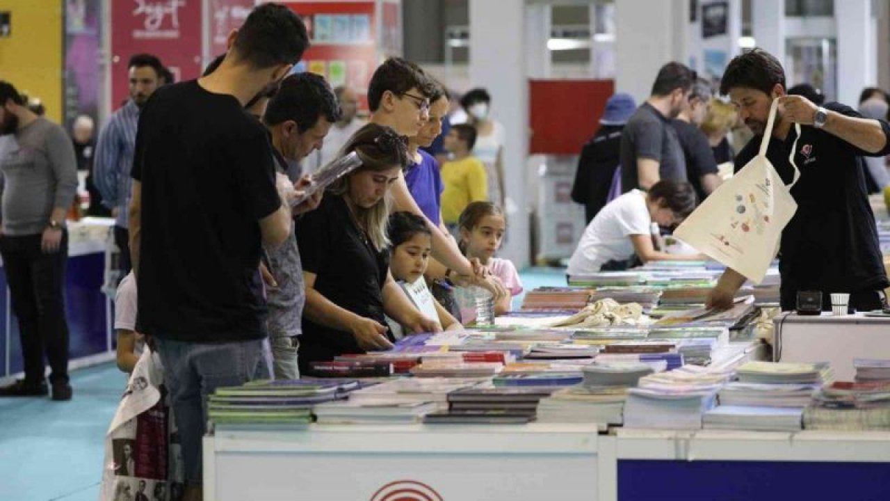 Gaziantep Kitap Okuyor! Gaziantep’teki kitap fuarını 2 günde 110 bin kişi ziyaret etti