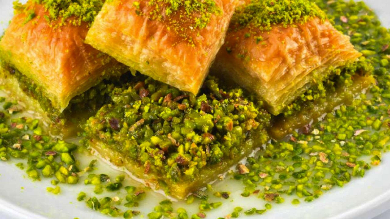 Gaziantepteki Baklavacılar Fıstık 400 Liraya Çıkınca Fıstıklı Baklavadan Vazgeçtiler! Cevizin Kilosu Ucuz Olduğu İçin Cevizli Baklava Yapacaklar!