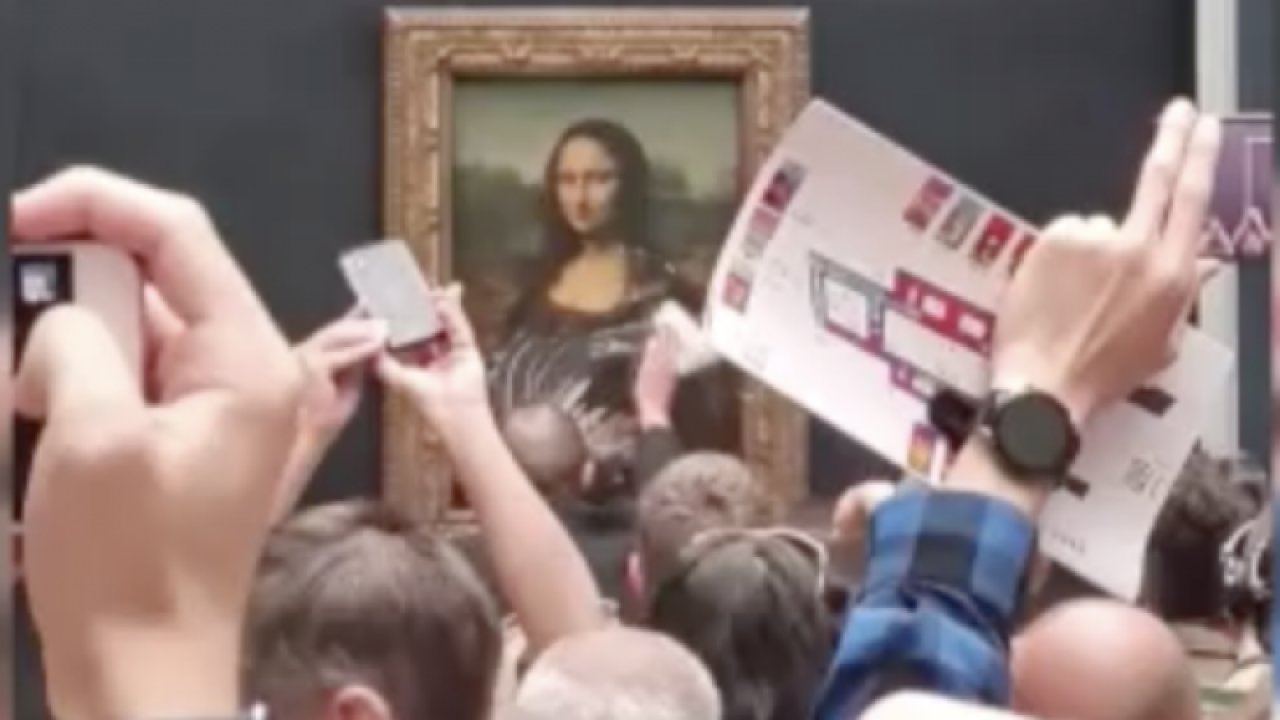 Mona Lisa tablosuna pastalı saldırı