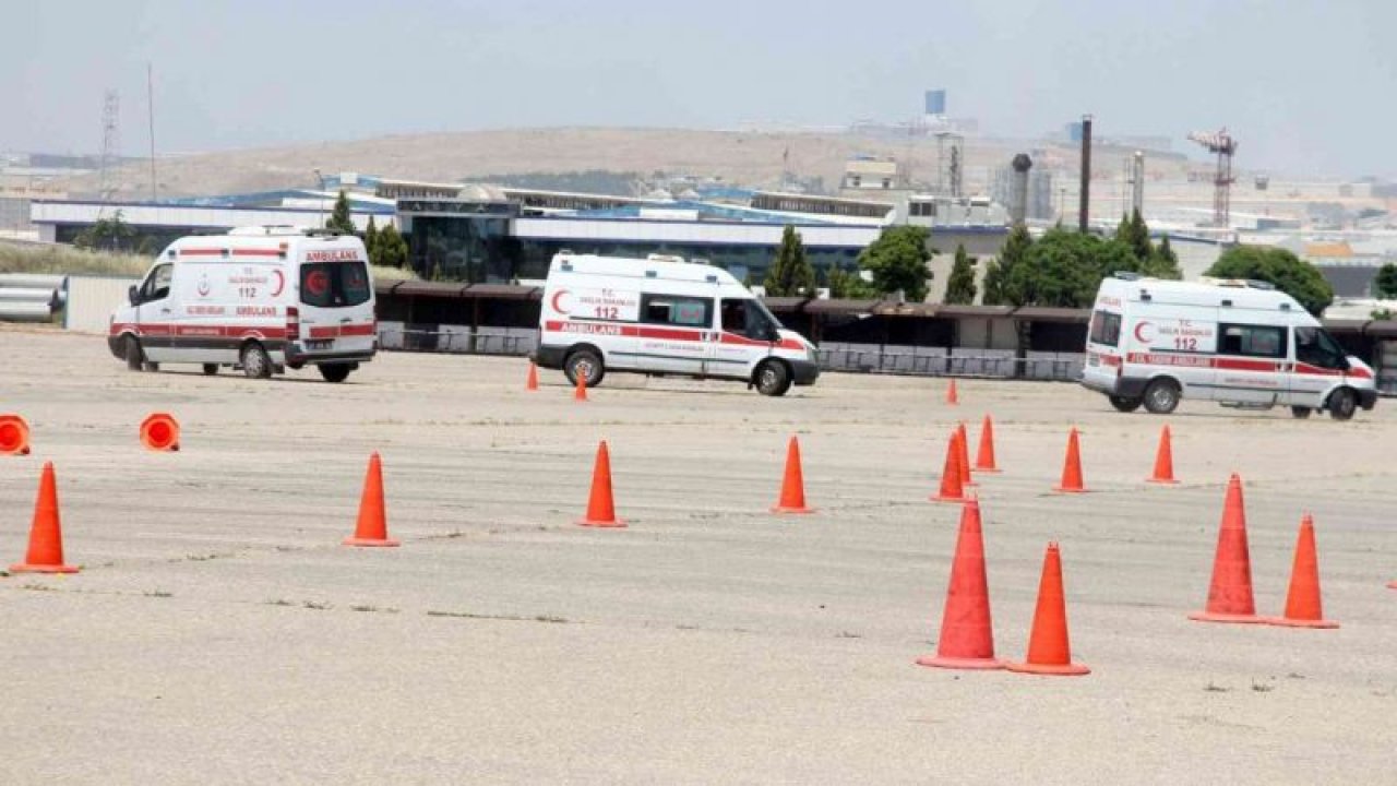 Gaziantep'te Dronla görüntülenen ambulans sürüş eğitimi nefes kesti! 4 kadın sürücü erkeklere taş çıkardı...TIKLA İZLE