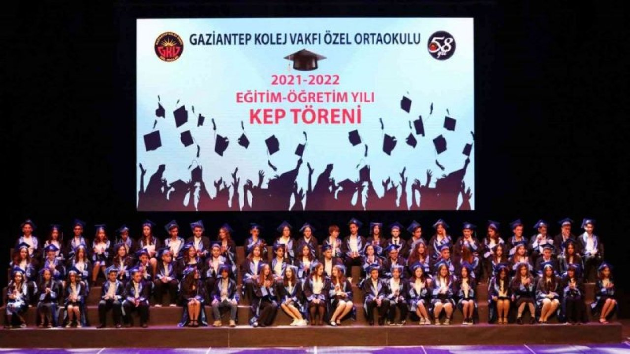 Gaziantep Kolej Vakfı Özel Ortaokulu 8. sınıf öğrencileri için düzenlenen kep töreni coşkulu geçti.