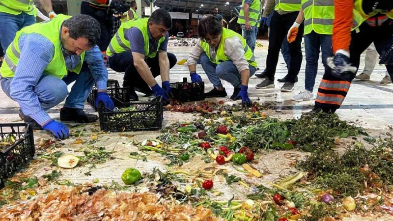 Başkan Fadıloğlu, sebze ve meyve atıklarını ayrıştırdı