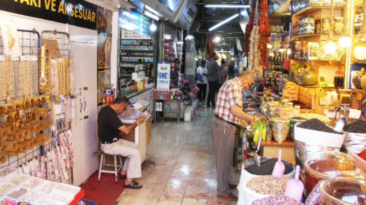 Gaziantep'te Esnafa Bi Dokun Bin Ah İşit!  Siftah Bile Yapmadan Dükkanlarını Kapatıyorlar! Esnaf, dibi gördü, yukarı çıkmak için çırpınıyor, ama çırpındıkça batıyor