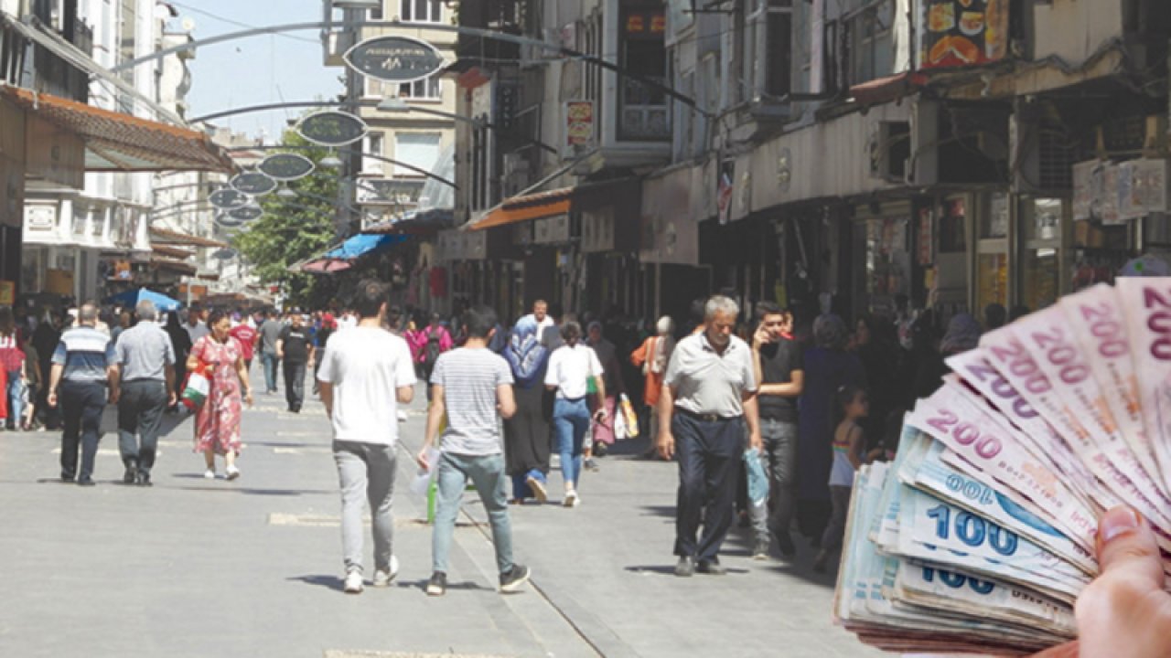 Gaziantepli Vatandaşlar Asgari Ücret Artışından Sonra Zam Yağmurundan Korkuyor! Gaziantepliler, “ Maaşımıza yapılan zammın ardından, yeni bir zam yağmuru başladıktan sonra bu kime fayda?” şeklinde konuştular.