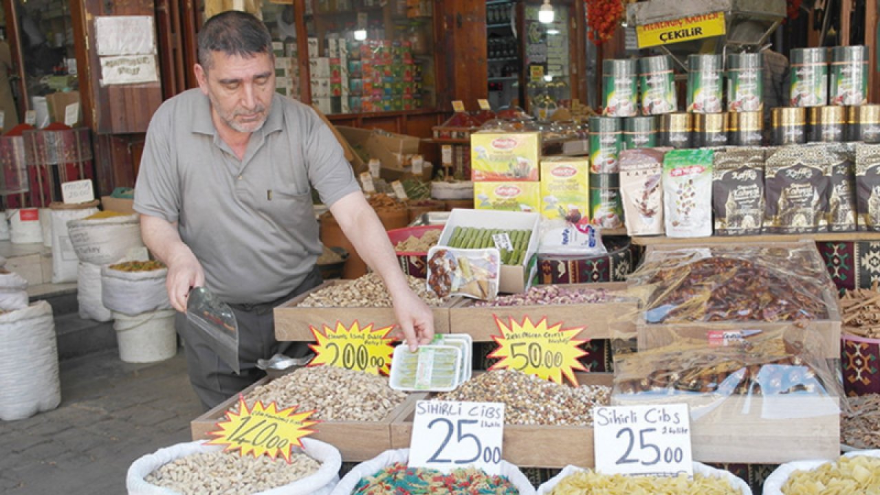 Gaziantep'te Fıstığın Fiyatı 220 TL'yi Buluyor! Gaziantepli Vatandaş Fıstık Almayıda Artık Unuttu!