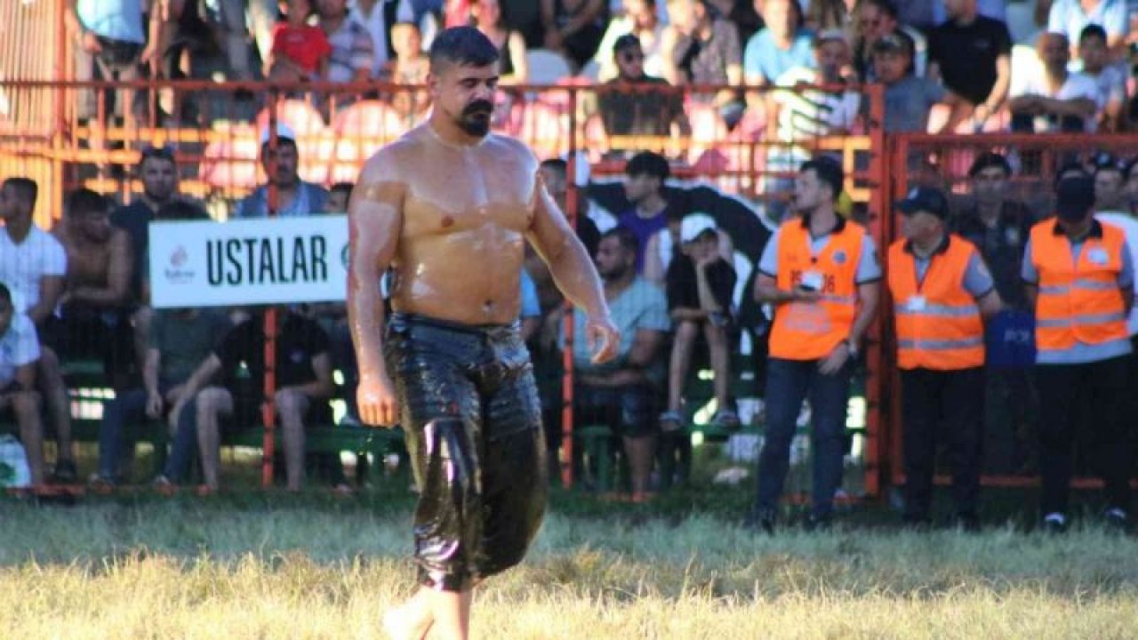 Kırkpınar’da başpehlivan Mustafa Taş’ı yenen, Cengizhan Şimşek oldu...İşte O Anlar