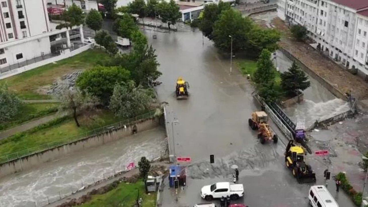 İstanbul Esenyurt'ta Meydana Gelen Sel Felaketinden Zarar Görenlere, Bakan Derya Yanık'tan Açıklama İlk Etapta 3 Bin TL Yardım Yapacağız!