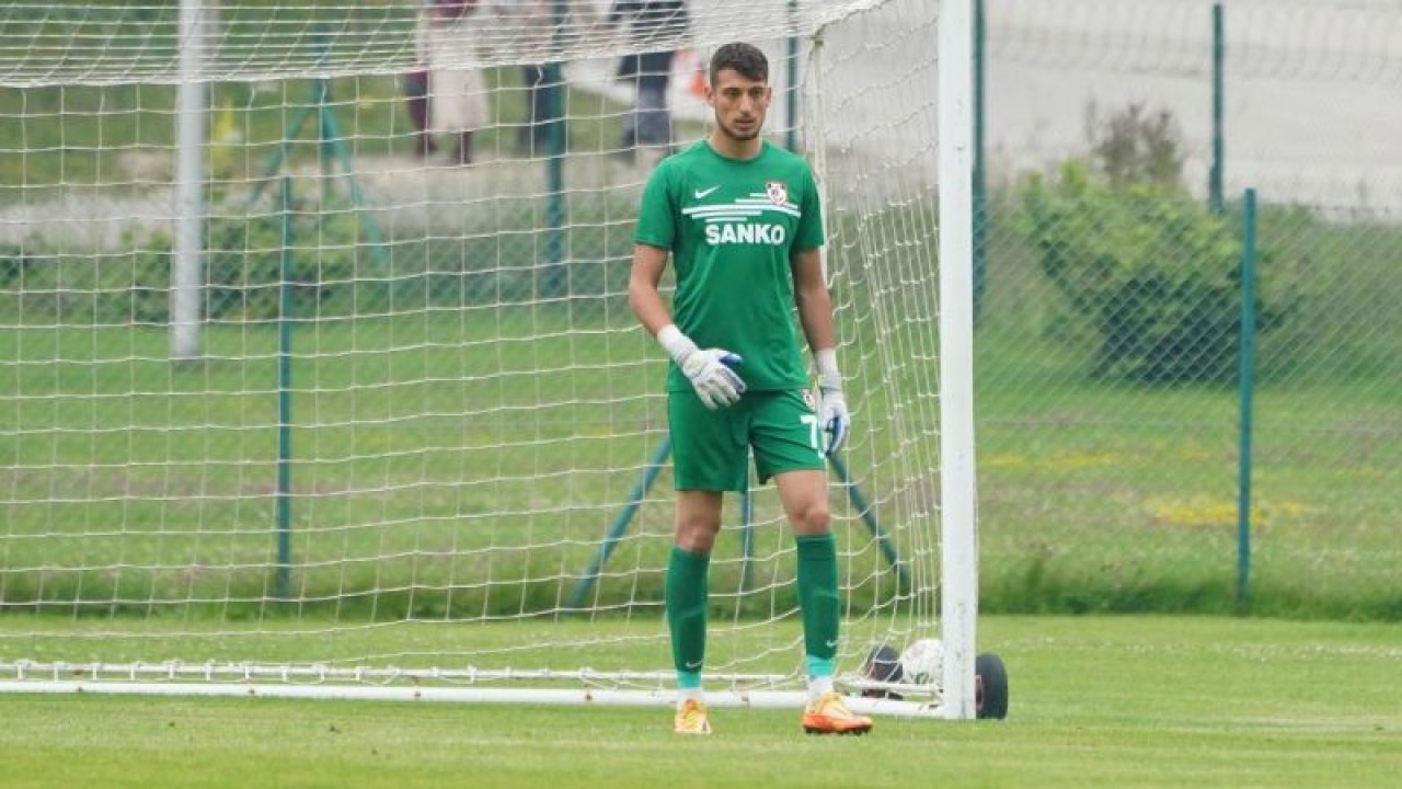 Gözler Mustafa Burak’ta