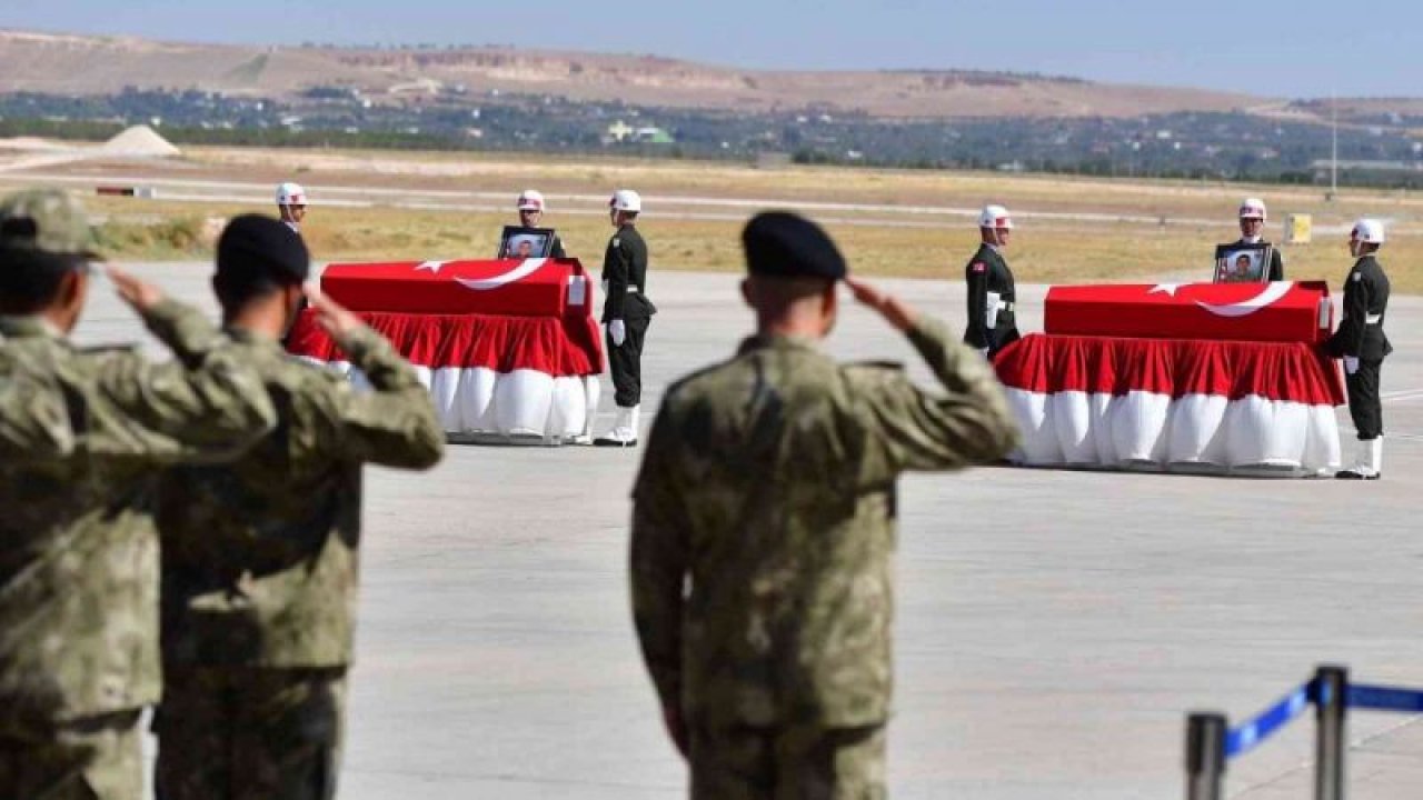 Suriye şehitlerinin cenazeleri Gaziantep'ten askeri törenle memleketlerine uğurlandı