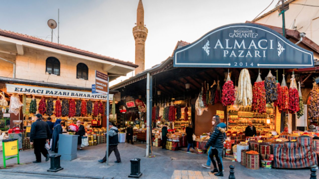 Gaziantep’te 250 Yıldır canlılığını koruyan pazar: Almacı Pazarı Esnafı Zorda? Gaziantep'in Tarihi Pazarı 'ALMACI PAZARI'nın, esnafı fiyatlarda dertli! Gaziantep'in 250 yıllık pazarının hikayesi nedir?