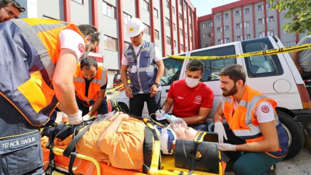 GAÜN Hastanesi’nde gerçeği aratmayan yangın tatbikatı