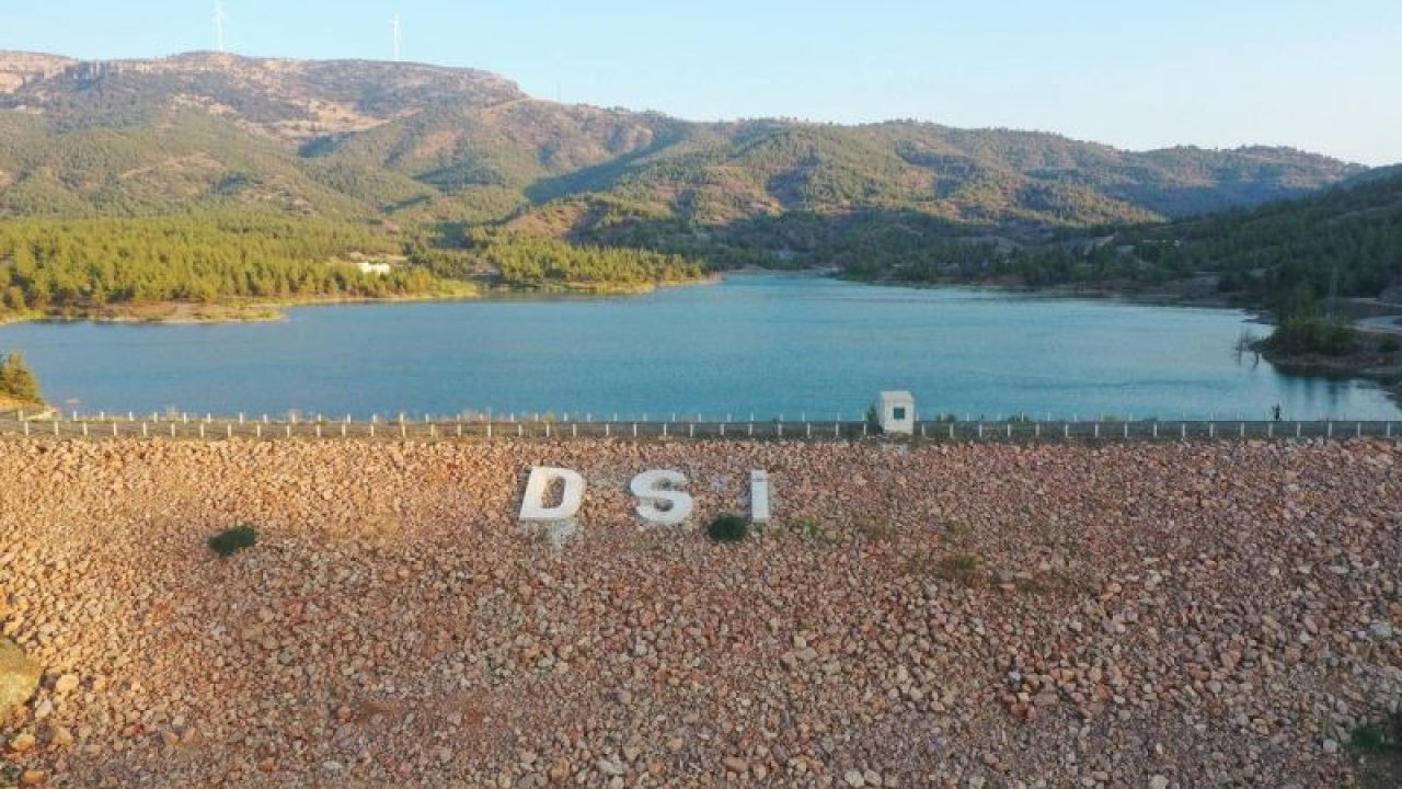 Gaziantep'in Nurdağı ilçesinde Devlet Su İşleri (DSİ) tarafından yapılan Hamidiye Gölet'iyle tarım arazileri suya kavuşacak