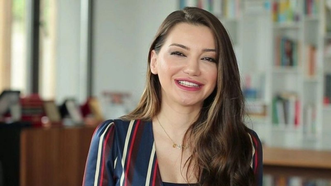 Esra Ezmeci'yi Sinirlendiren Soru! Eşim Beni Başka Erkekler İle Paylaşmak İstiyor! Ezmeci'nin Yanıtı Sert Oldu! Sosyal Medya Kullanıcıları Ayağa Kalktı!