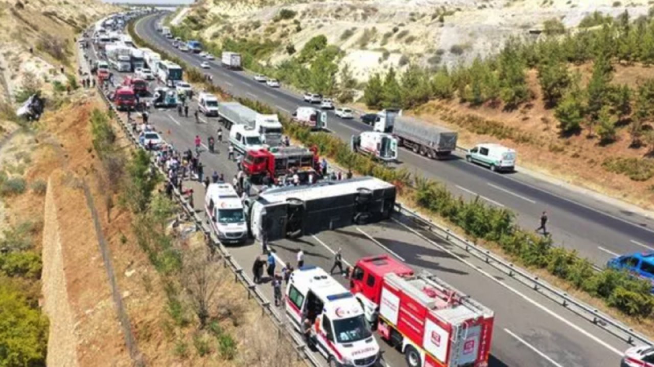 Gaziantep'te 15 kişinin öldüğü kazada flaş tespit: otobüsün hızı 130 km'ydi, 307 metre fren izi var.