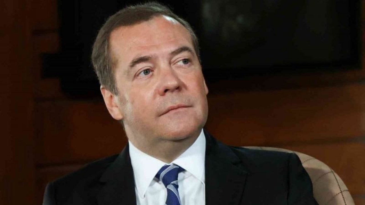 Medvedev: “Kiev NATO’ya katılmaktan vazgeçse bile Rusya operasyonlarını durdurmayacak”