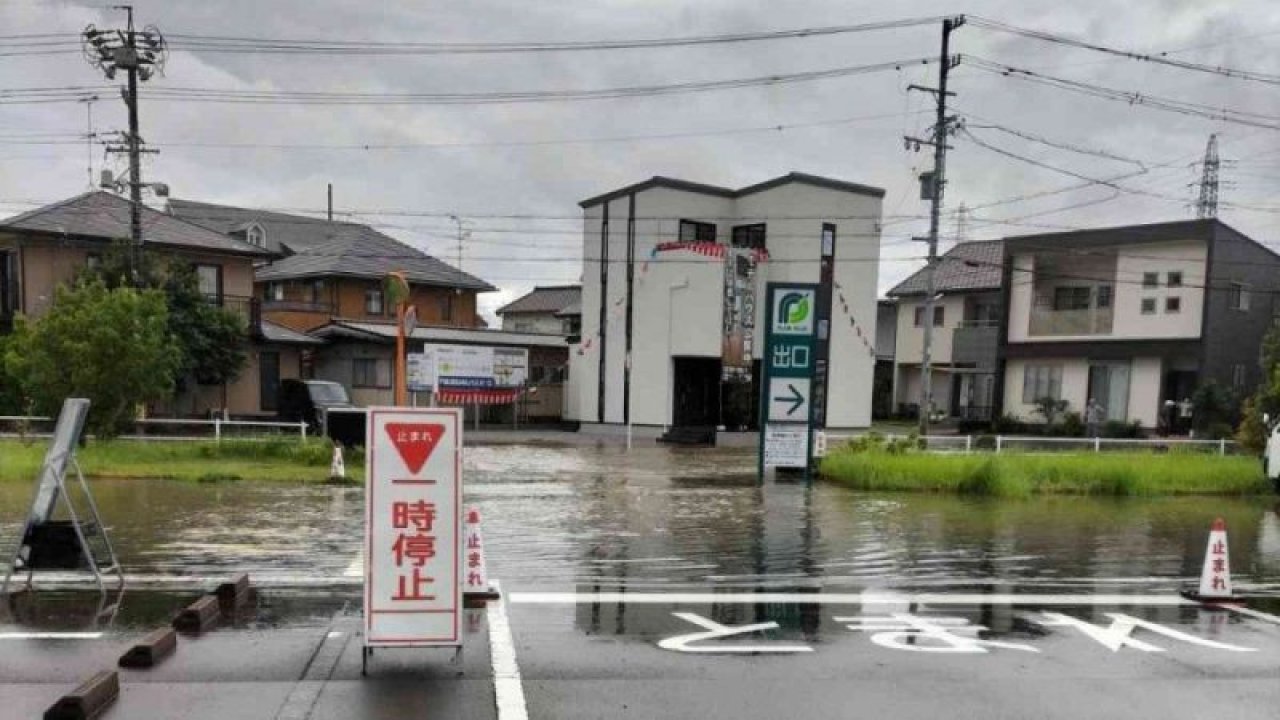 Japonya’da 67 bin kişiye tahliye çağrısı yapıldı