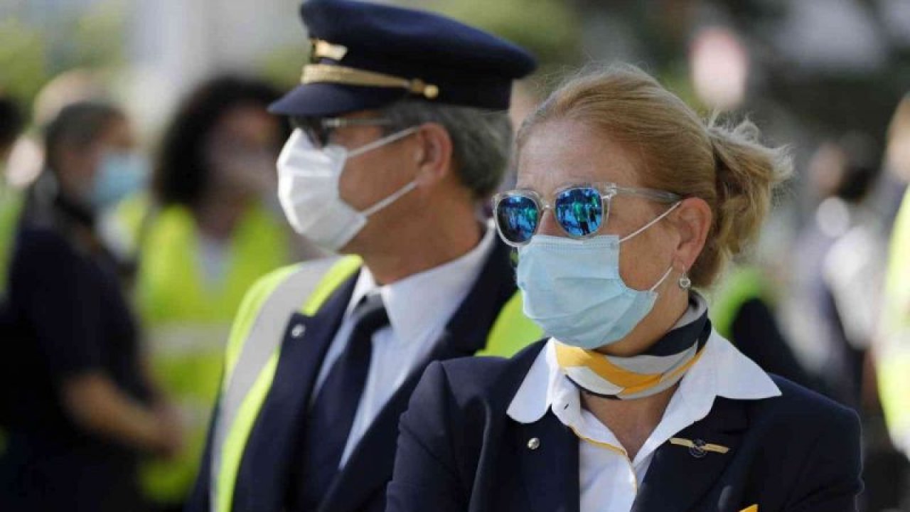 Almanya’da uçakta maske zorunluluğu kalktı