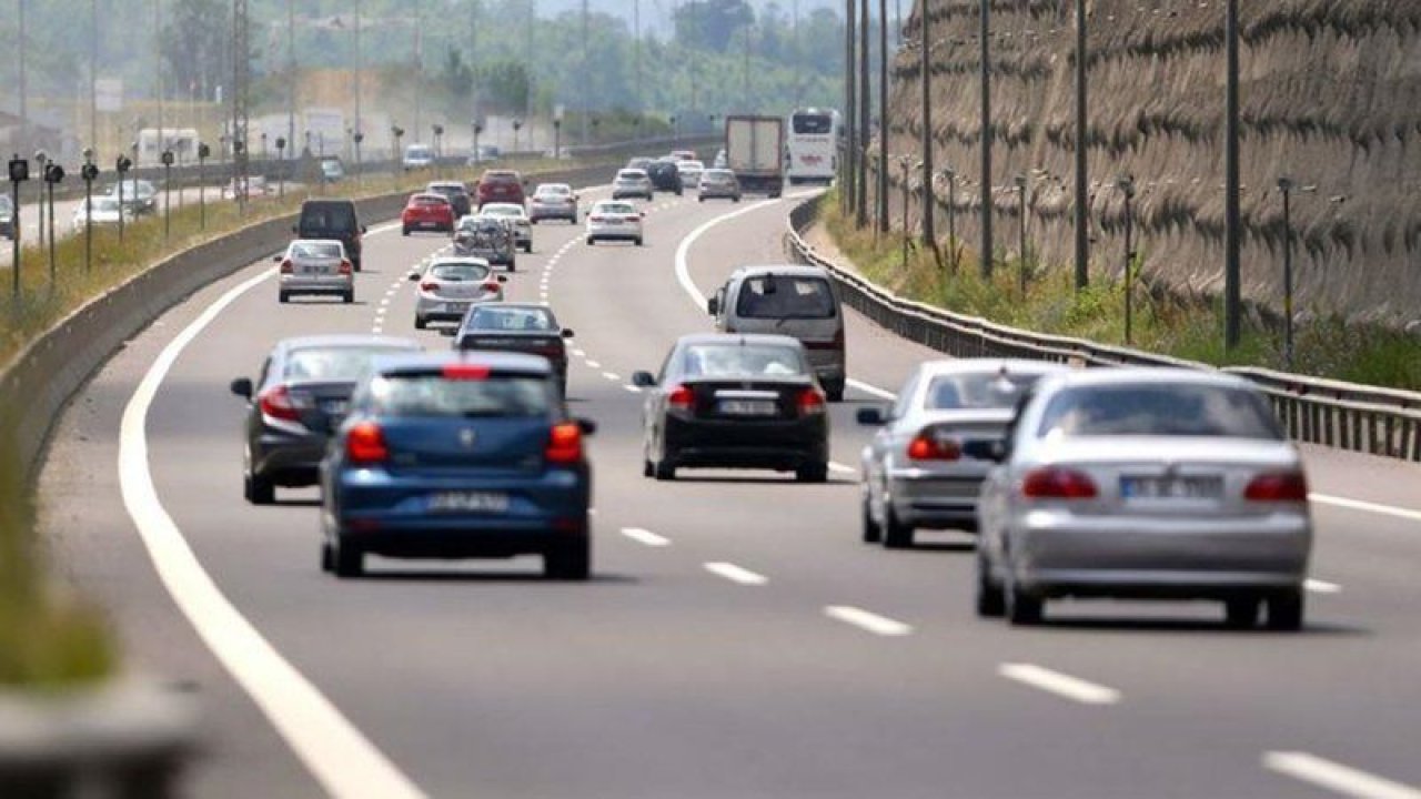 Ticaret Bakanlığı'nın Yeni Kararından Sonra Galericilerde Büyük Panik: Binlerce Sıfır Kilometre Araç Bir Hafta Daha 100 Bin TL'ye Varan İndirimli Fiyatlardan Satışa Sunulacak!