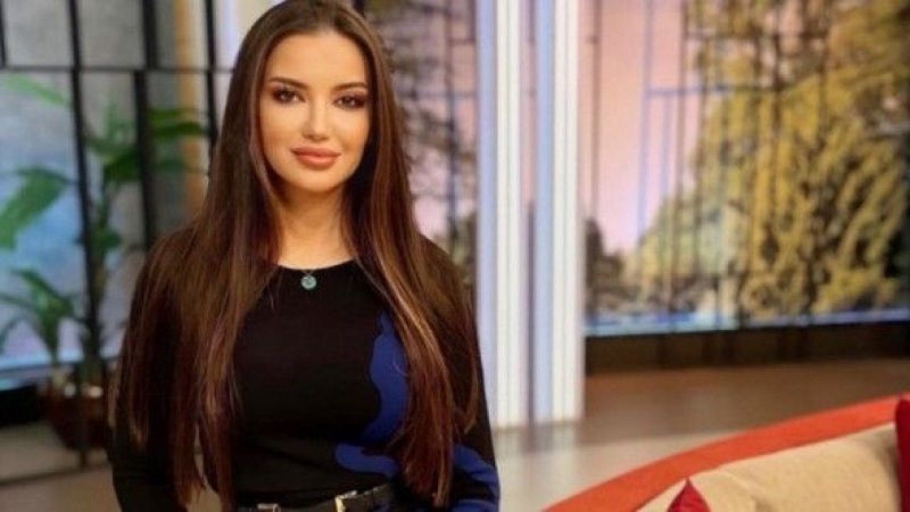 Esra Ezmeci'nin Takipçilerinde Sapkınlık Diz Boyu! Karısını, Öz Abisi İle Yakalayan Adam, Herkesi Şaşkına Çevirdi! Esra Ezmeci'den Yanıt Gecikmedi!