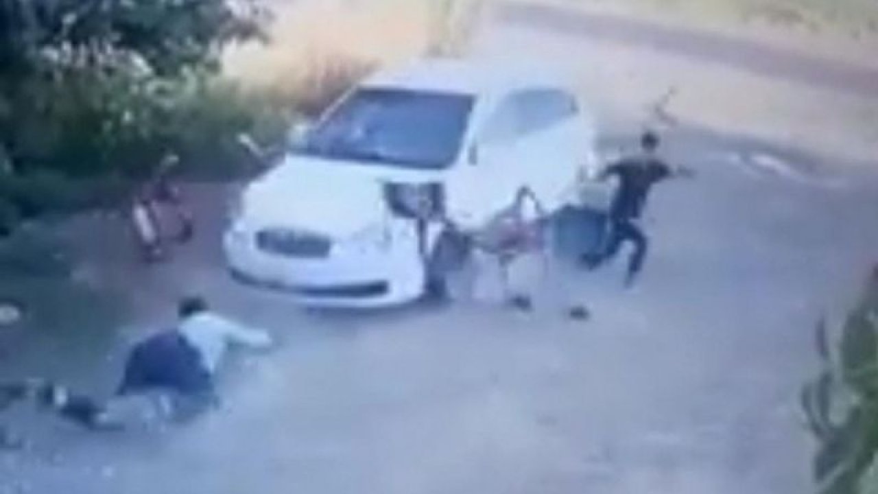 Baba ile oğula önce otomobille çarptılar, sonra sopalarla saldırdılar...Video Haber