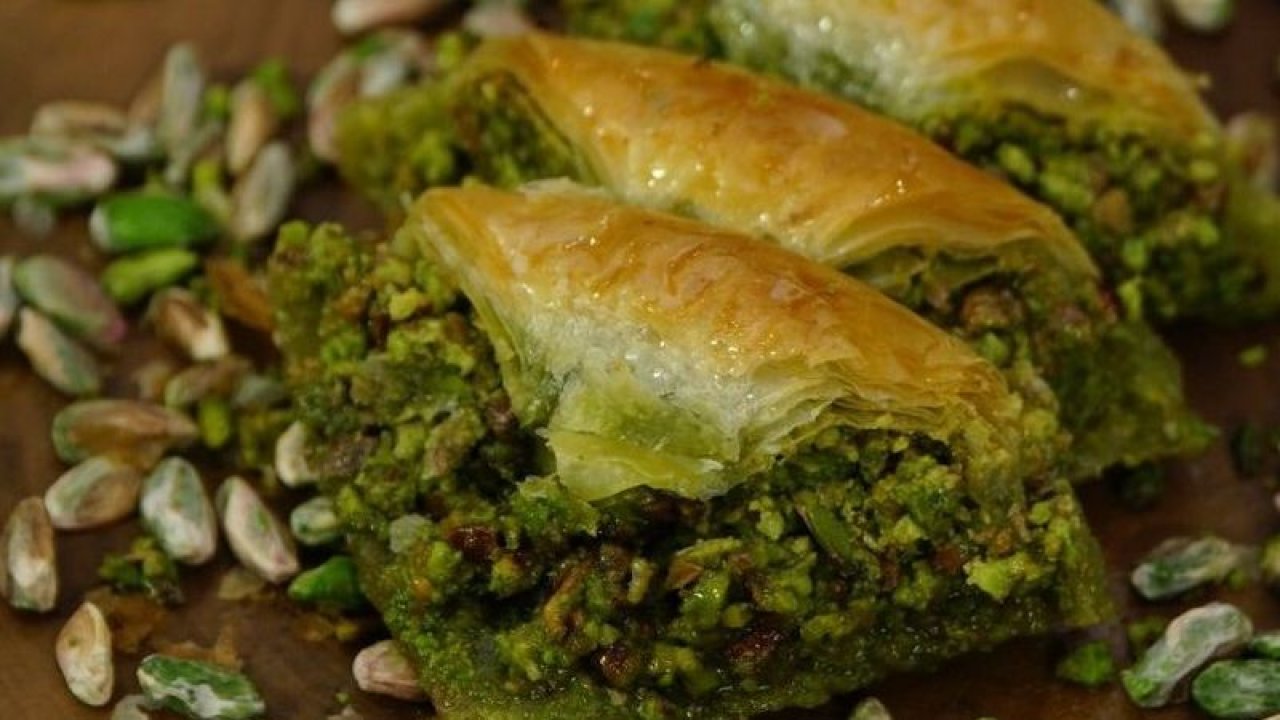 Antepfıstığı ve Antep baklavasını Dünya'ya gururla tanıtıyoruz! Ama Ne Baklava, Nede Antep Fıstığı  Gazianteplilerin evlerine giremiyor.