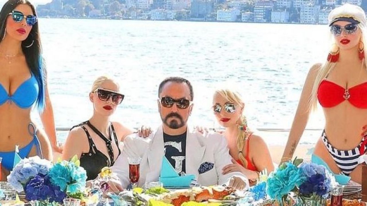 Adnan Oktar’a bin 198 yıla kadar hapis talebi...Savcılık, sanık Oktar’ın çeşitli suçlardan bin 198 yıla kadar hapis cezasına çarptırılmasını talep etti.