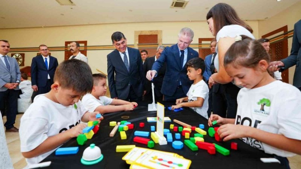 Gaziantep Şehitkamil Belediyesi'nden öğrencileri ve öğretmenleri sevindiren yardım...