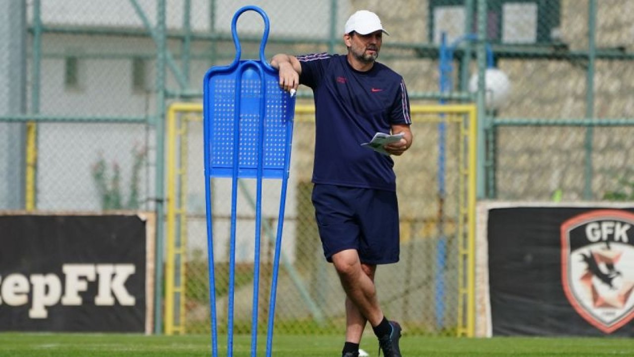 Gaziantep FK'da Erol Bulut, futbolcuların dikkatini çekiyor