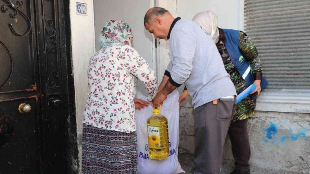 Gaziantep’in Şehitkamil ilçesinde dar gelirli ailelere gıda yardımı