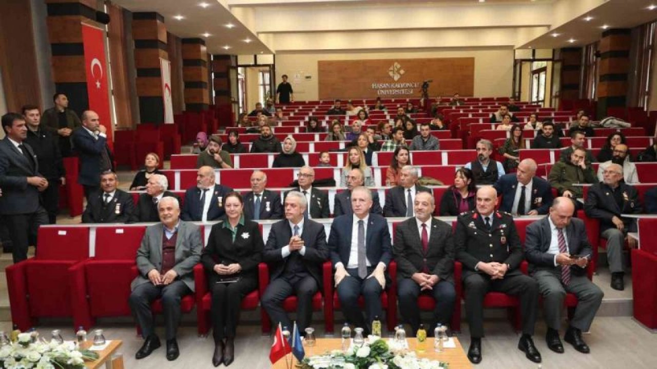 Kıbrıs meselesinin dünü, bugünü ve geleceği HKÜ’de konuşuldu