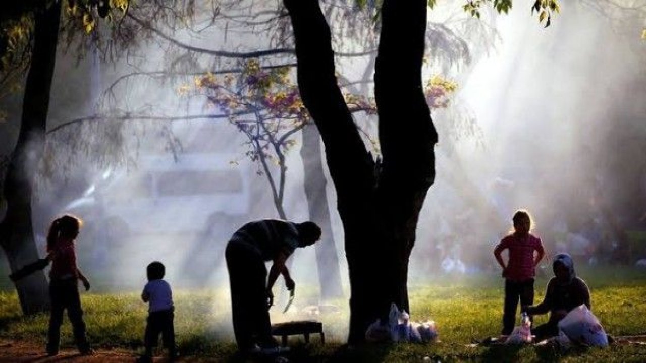 Gaziantep’te parklarda sosyal mesafeye uyulmuyor!