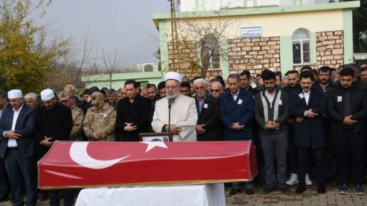 Gaziantep'te kazada hayatını kaybeden Jandarma Astsubay Çavuş Emrah Daşkol son yolculuğuna uğurlandı