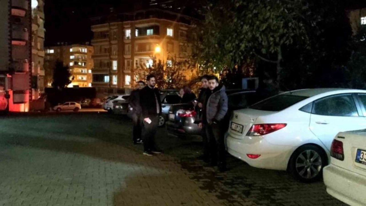 Gaziantep'te Deprem Paniğe Neden Oldu! Gaziantep'in İslahiye İlçesi'nde DEPREM Paniği.... TIKLA İZLE