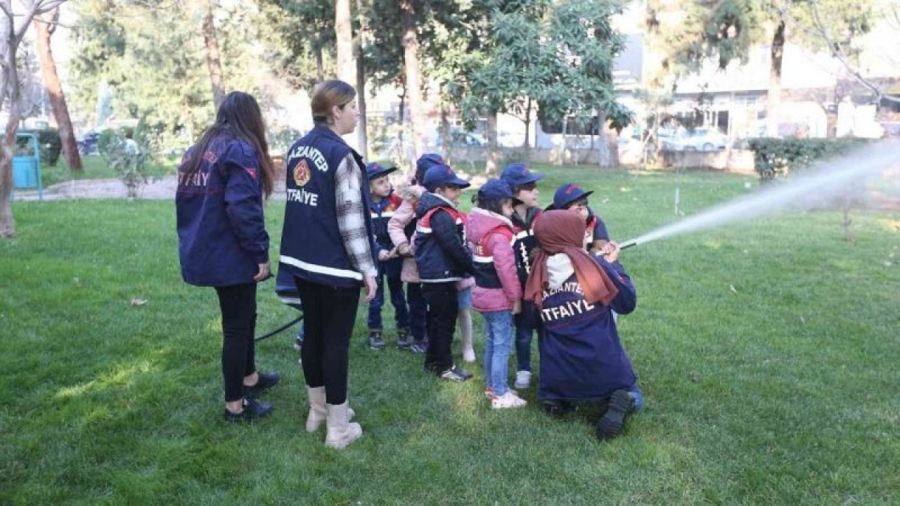 Gaziantep Büyükşehir Belediyesi İtfaiye Daire Başkanlığı minikleri ağırladı