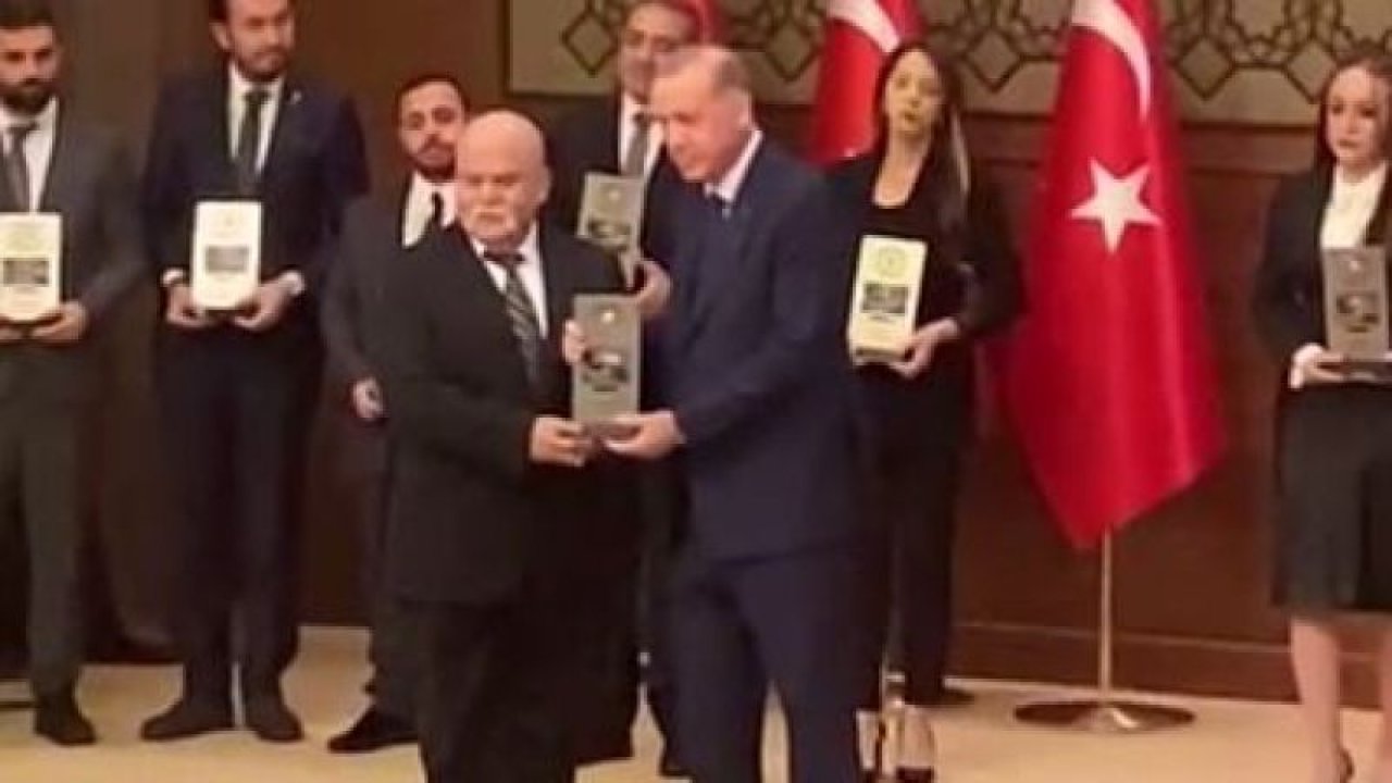 Gaziantep Olay Medya'ya Cumhurbaşkanı Erdoğan'dan Gururlandıran Ödül! Mehmet Erol Maraş'a ERDOĞANDAN ÖDÜL! İşte O Anlar...