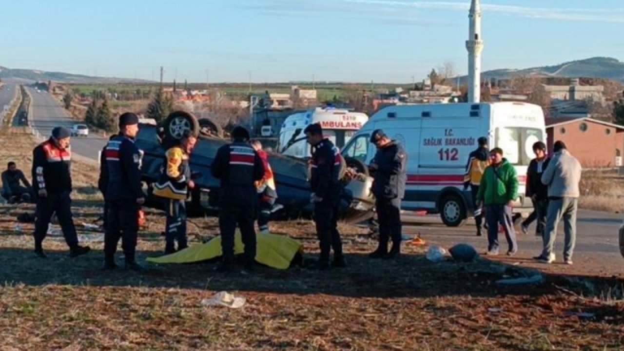 İşte Detaylar... Gaziantep’te Feci Kaza! Gaziantep'te öğrenci servisi ile bir araç çarpıştı: 1 kişi öldü, 11'i öğrenci 12 kişi yaralandı.... Video Haber