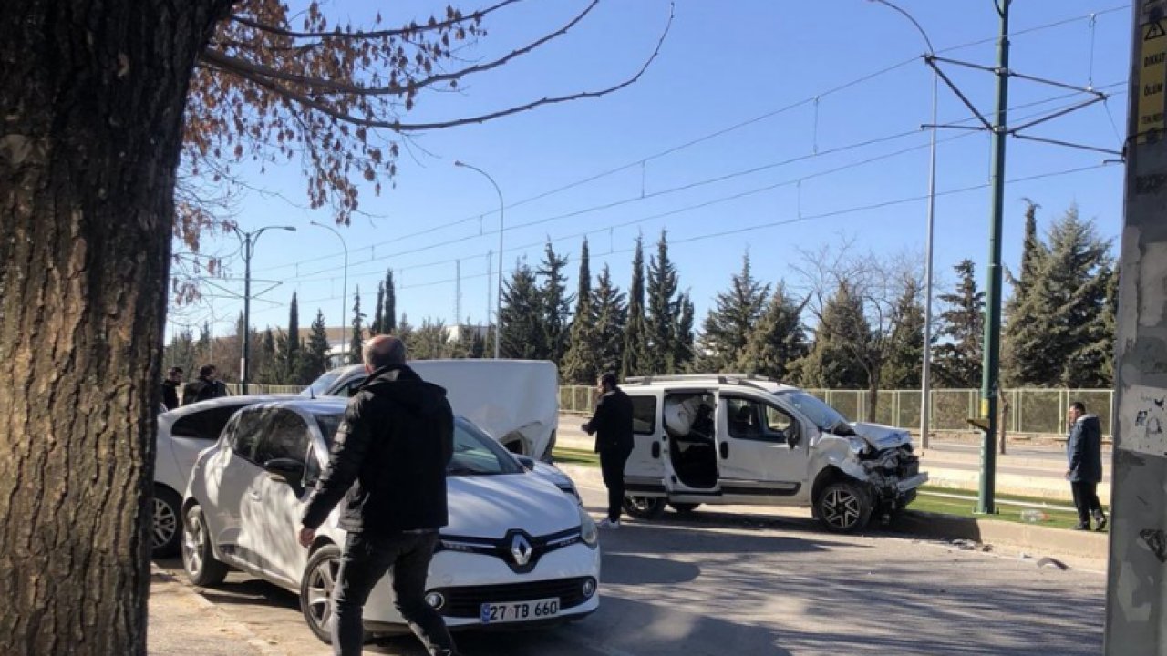 Gaziantep Burç Kavşağında zincirleme trafik kazası